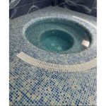 کاشی استخری شیشه ای میکس آبی سفید 4052 - زمرد گلس تایل Zomorod Glass Tile - تصویر 5