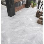گالراس Galeras - سرامیک اسلب گالراس طوسی روشن کاروینگ مدل کارشده 120x120 - اسلب آبادیس - تصویر 3